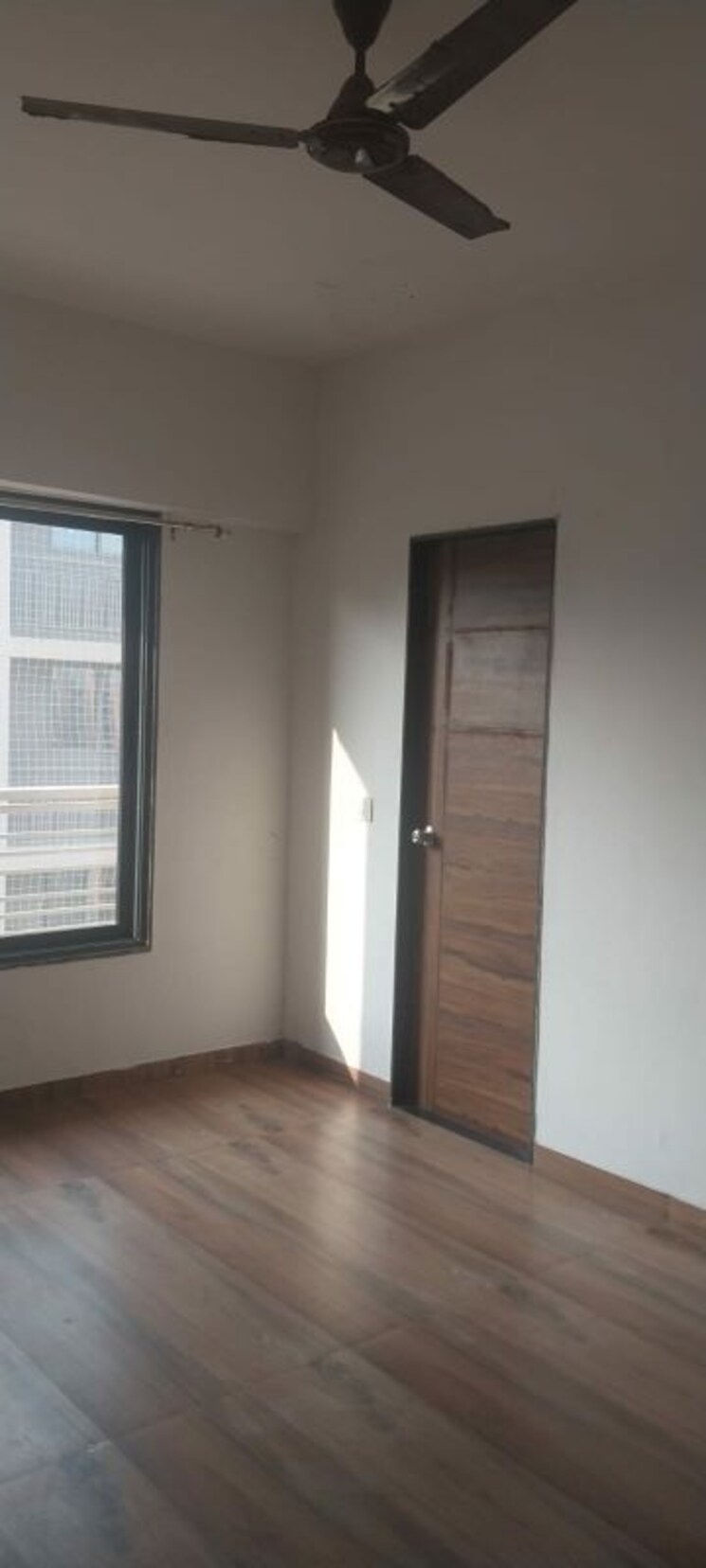 Room, vaishnodevi circle 3 Bedroom 1900 Sq.Ft. Apartment In Vaishnodevi Circle Ahmedabad 9923463