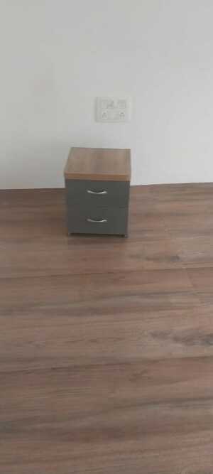 Furnished Amenities in 3 BHK Apartment at Vaishnodevi Circle – for Rent