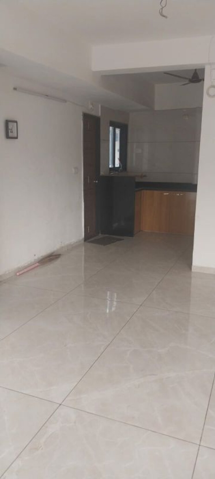 Room, vaishnodevi circle 3 Bedroom 1900 Sq.Ft. Apartment In Vaishnodevi Circle Ahmedabad 9923463