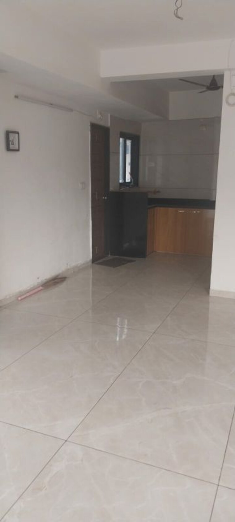 Room, vaishnodevi circle 3 Bedroom 1900 Sq.Ft. Apartment In Vaishnodevi Circle Ahmedabad 9923463
