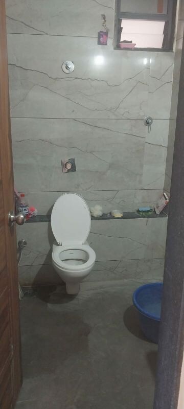 Bathroom in 3 BHK Apartment at Vaishnodevi Circle – for Rent