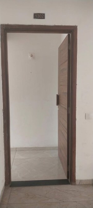 Building Lobby in 3 BHK Apartment at Vaishnodevi Circle – for Rent