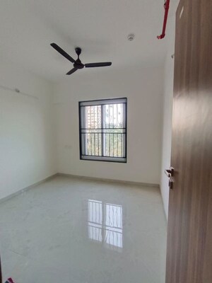 Room in 2 BHK Apartment at Kohinoor Shangrila, Pimpri – for Rent