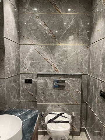 Furnished Amenities in 3 BHK Builder Floor at DLF Building 10, Dlf Phase ii – for Rent