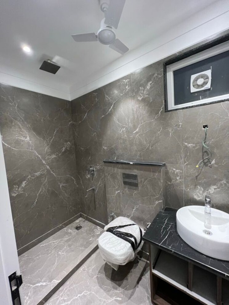 undefined, dlf-building-10 3 Bedroom 215 Sq.Yd. Builder Floor In Dlf Phase ii Gurgaon 9923489