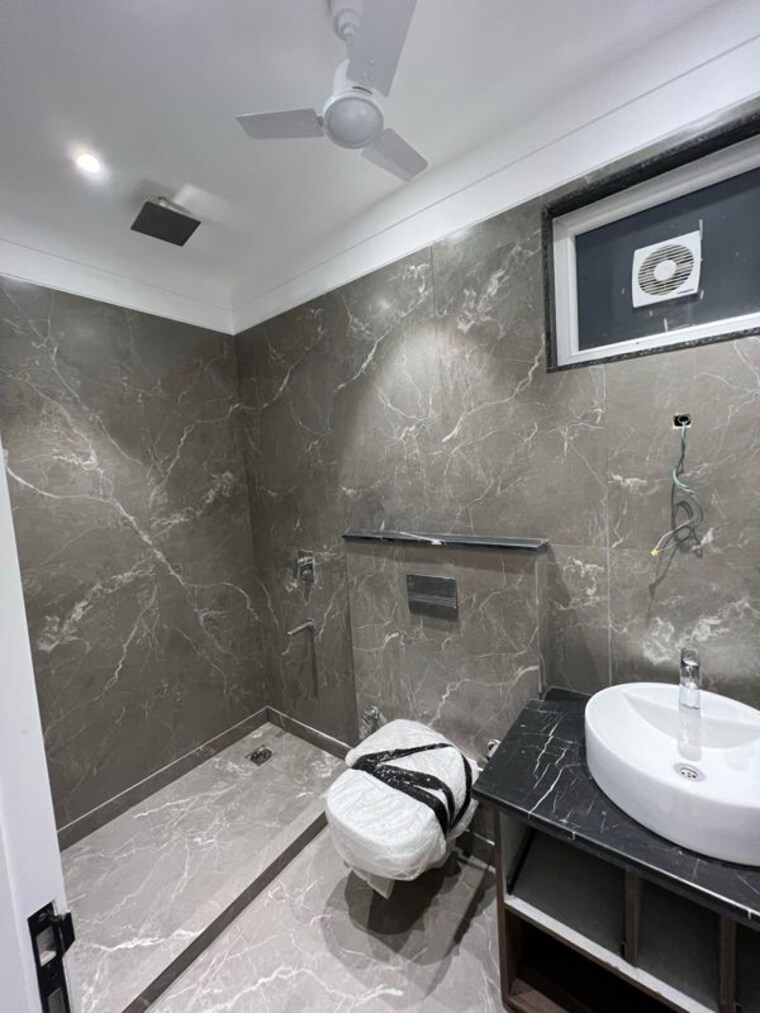 undefined, dlf-building-10 3 Bedroom 215 Sq.Yd. Builder Floor In Dlf Phase ii Gurgaon 9923489