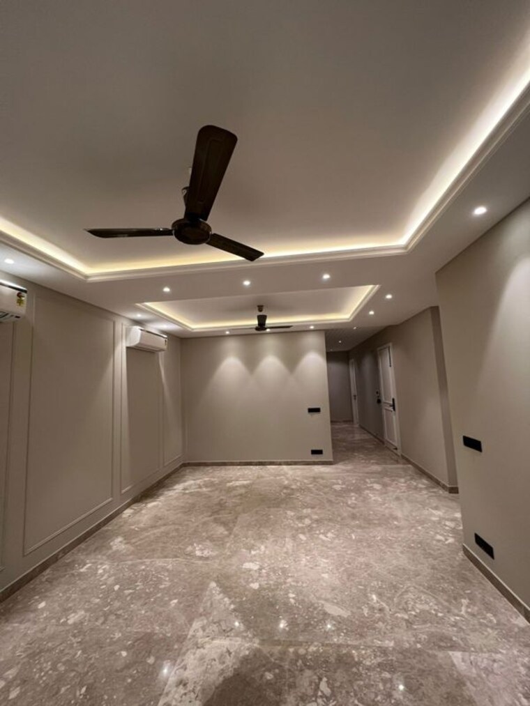 Kitchen, dlf-building-10 3 Bedroom 215 Sq.Yd. Builder Floor In Dlf Phase ii Gurgaon 9923489