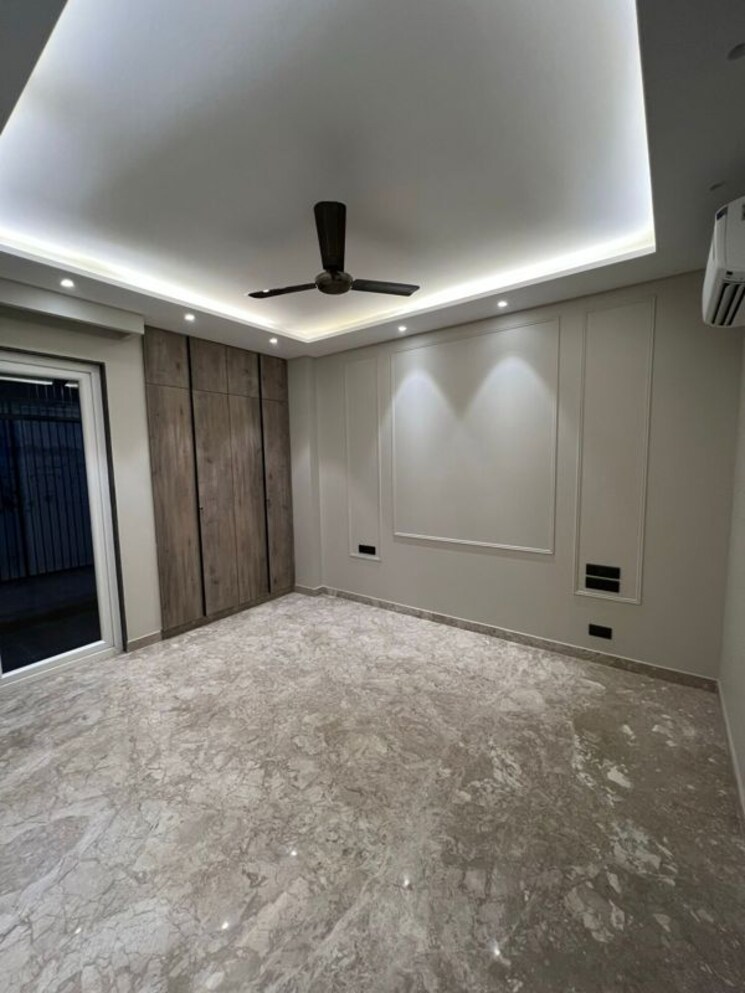 Room, dlf-building-10 3 Bedroom 215 Sq.Yd. Builder Floor In Dlf Phase ii Gurgaon 9923489