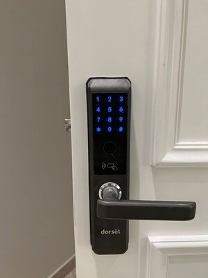 Furnished Amenities in 3 BHK Builder Floor at DLF Building 10, Dlf Phase ii – for Rent