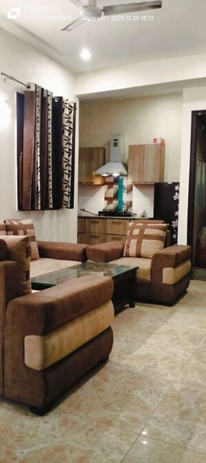 Living Room in 3 BHK Builder Floor at DLF City Phase IV, Dlf Phase iv – for Rent