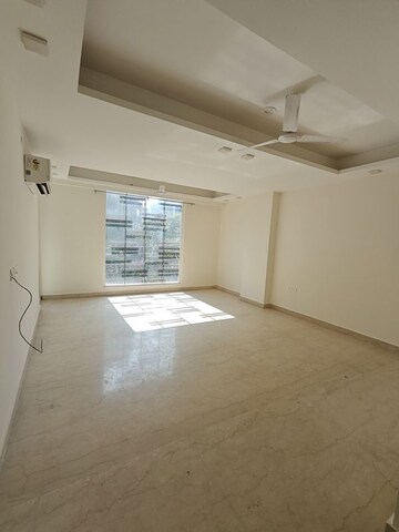 Room in 3 BHK Builder Floor at DLF City Gurgaon, Sector 27 – for Rent