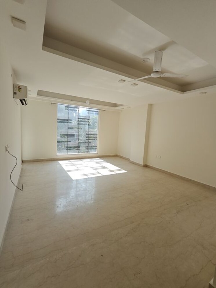 Room, dlf-city-gurgaon 3 Bedroom 215 Sq.Yd. Builder Floor In Sector 27 Gurgaon 9923499