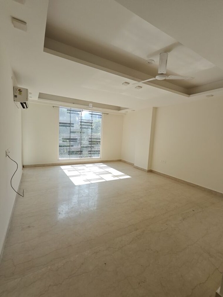 Room, dlf-city-gurgaon 3 Bedroom 215 Sq.Yd. Builder Floor In Sector 27 Gurgaon 9923499