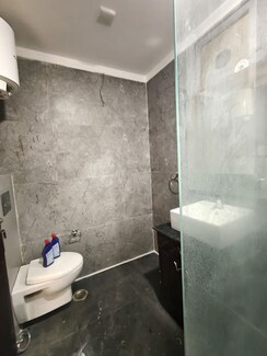 3 BHK Builder Floor For Rent in DLF City Gurgaon