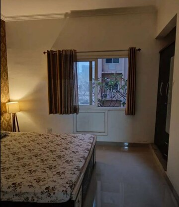 Room in 3.5 BHK Apartment at Ansal API Celebrity Greens, Ashiyana – for Rent