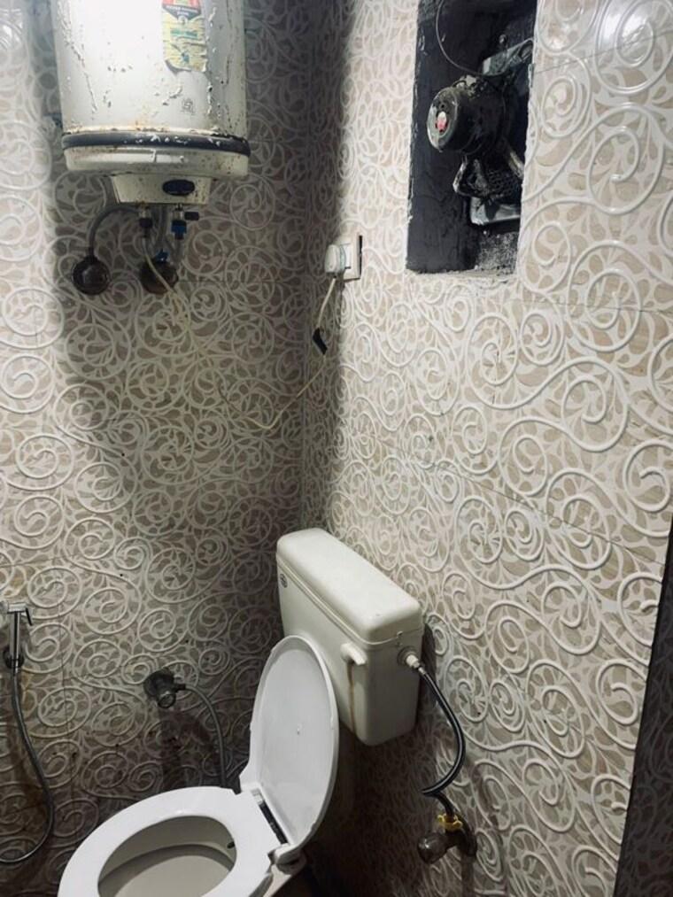 Bathroom, janakpuri 2 Bedroom 1200 Sq.Ft. Apartment In Janakpuri Delhi 9923513
