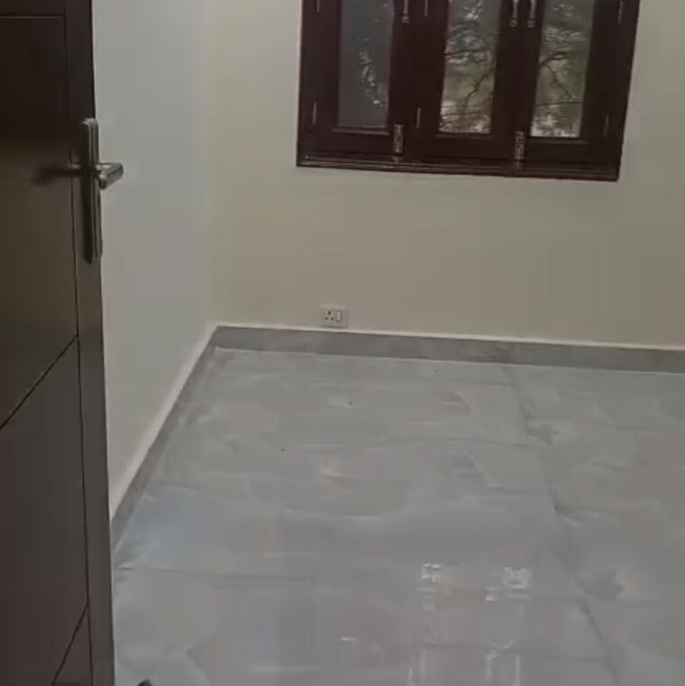 Room, hemkunt colony 2 Bedroom 1000 Sq.Ft. Builder Floor In Hemkunt Colony Delhi 9923527