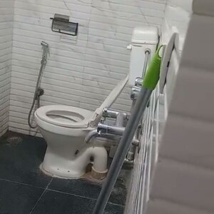 Attached Bathroom in 2 BHK Builder Floor at Hemkunt Colony – for Rent