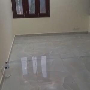 Room in 2 BHK Builder Floor at Hemkunt Colony – for Rent