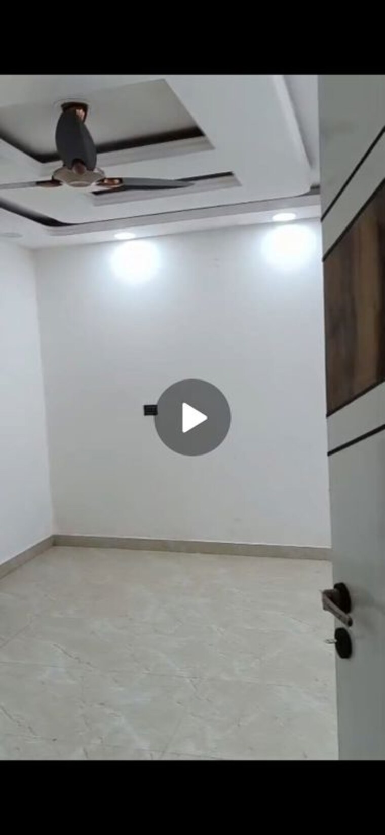 Room, govindpuri 3 Bedroom 90 Sq.Yd. Builder Floor In Govindpuri Delhi 9923537