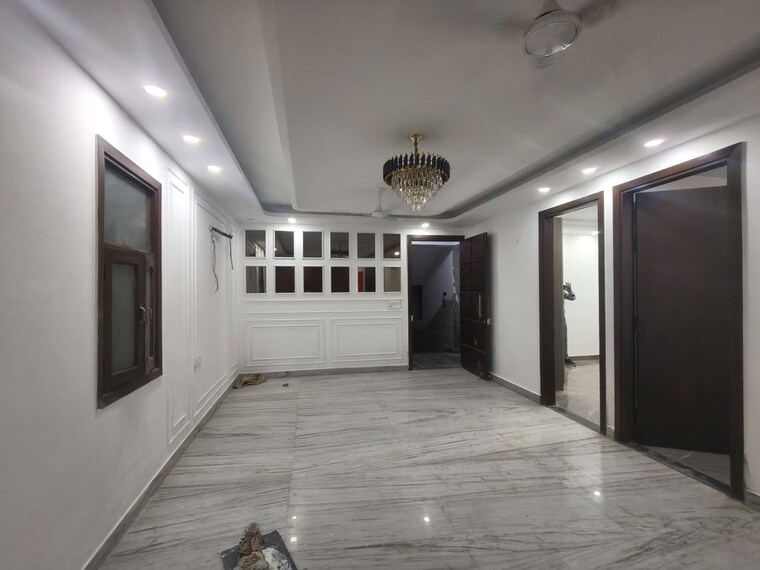 Room, kirti nagar 3 Bedroom 2000 Sq.Ft. Builder Floor In Kirti Nagar Delhi 9923543