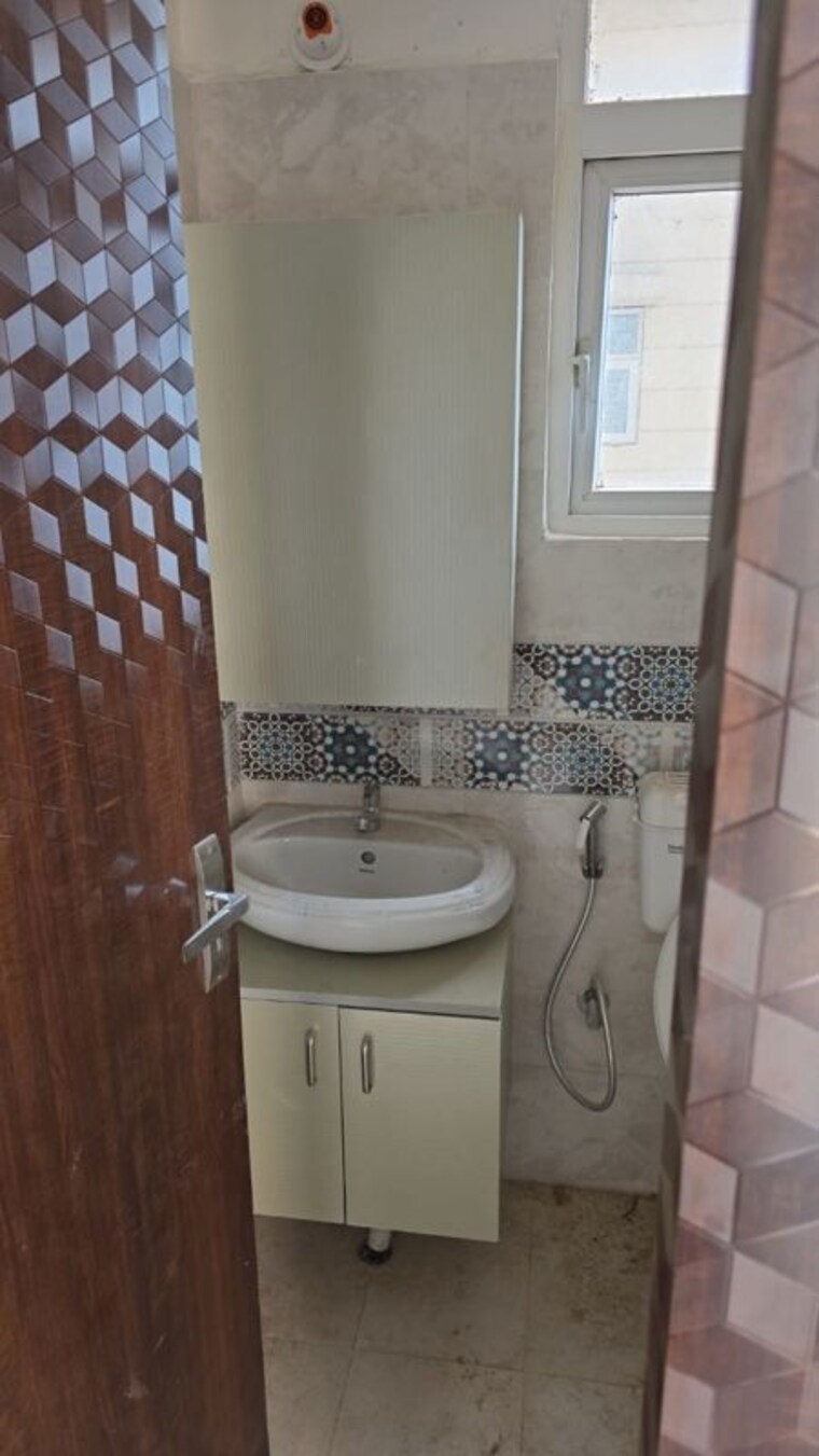 Bathroom, ashiana-mulberry 3 Bedroom 994 Sq.Ft. Apartment In Sohna Sector 2 Gurgaon 9923550