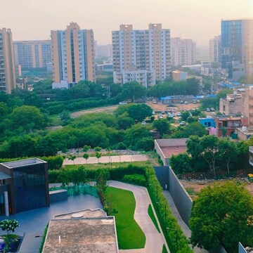 Swimming Pool in 3 BHK Apartment at Tulip Yellow, Sector 69 – for Sale