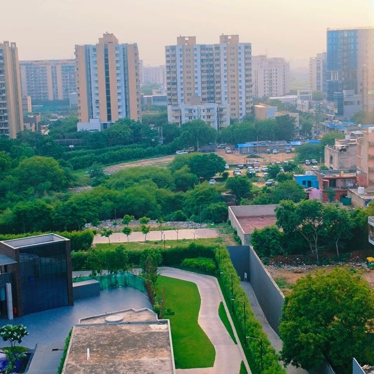 Swimming Pool, tulip-yellow 3 Bedroom 1704 Sq.Ft. Apartment In Sector 69 Gurgaon 9904183