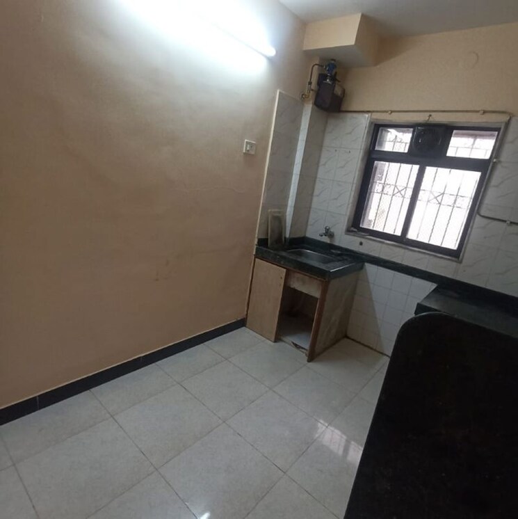 Room, ic colony 2 Bedroom 650 Sq.Ft. Apartment In Ic Colony Mumbai 9923576