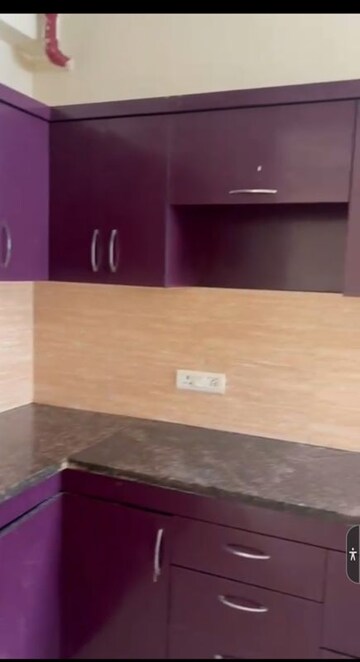Bedroom in 3.5 BHK Apartment at Omaxe R2, Gomti Nagar – for Rent
