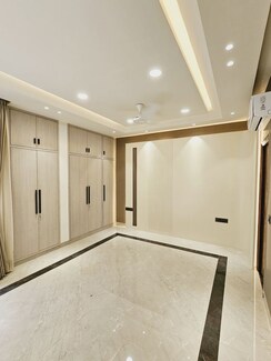 4 BHK + Pooja Room Independent House For Rent in RWA Apartments Sector 40