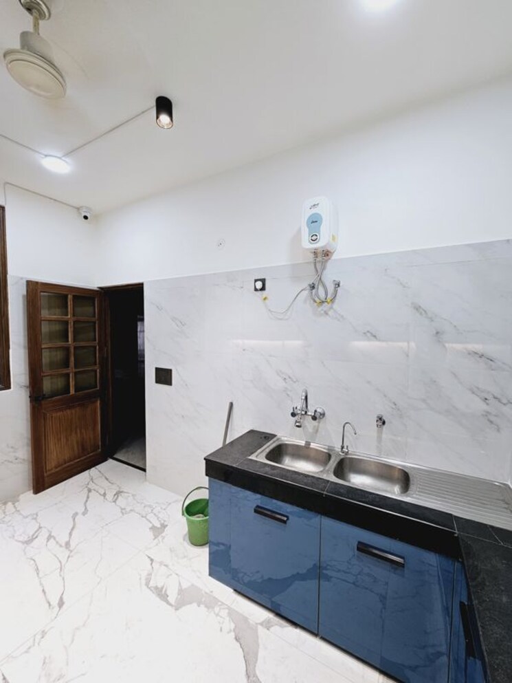 Team Area, rwa-apartments-sector-40 4 Bedroom 200 Sq.Mt. Independent House In Sector 40 Noida 9923595