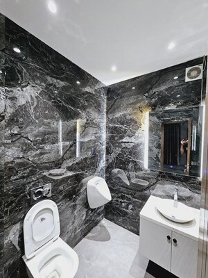 Team Area in 6+ BHK Independent House at RWA Apartments Sector 40, Sector 40 – for Rent