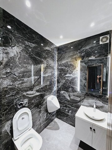 Team Area in 6+ BHK Independent House at RWA Apartments Sector 40, Sector 40 – for Rent