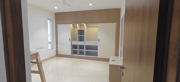 Room in 3 BHK Apartment at Ambience Courtyard, Manikonda – for Rent