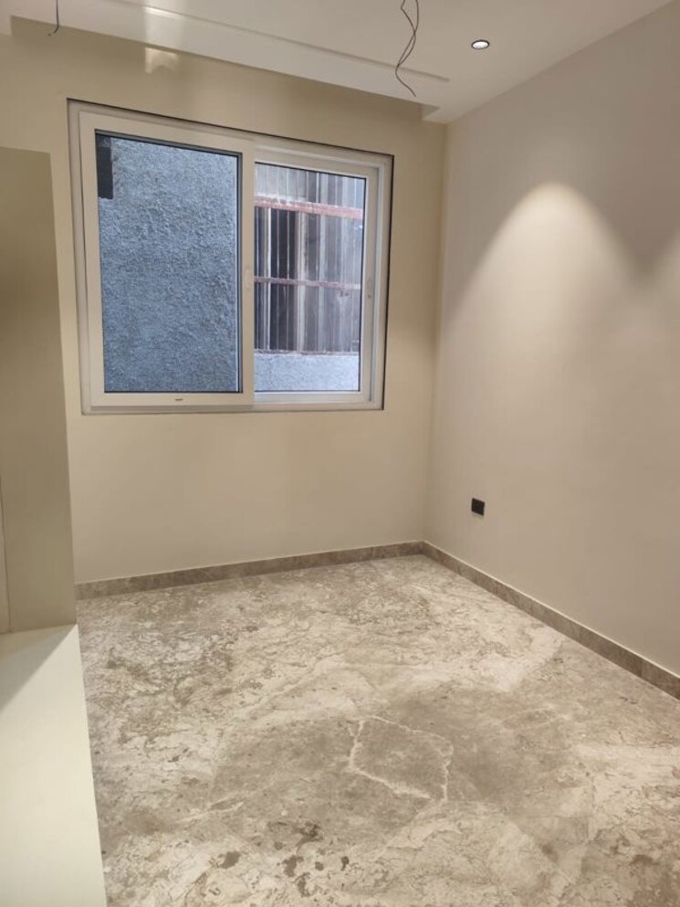 Room, pitampura 3 Bedroom 1000 Sq.Ft. Builder Floor In Pitampura Delhi 9923637