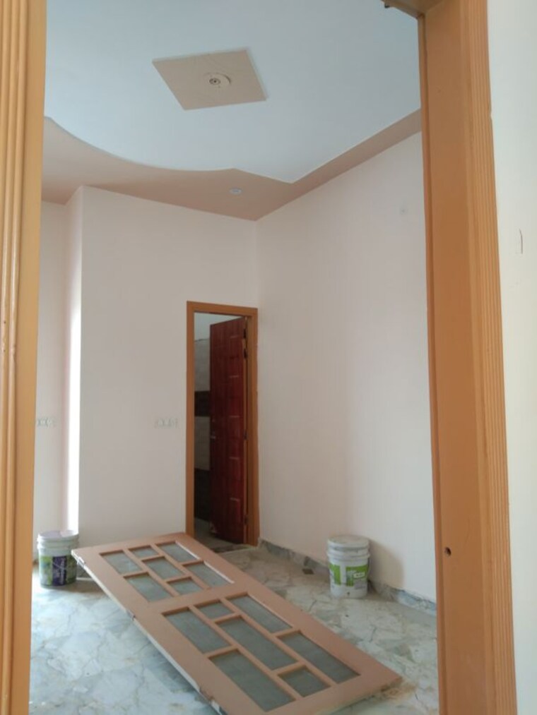 Room, meerut cantt 3 Bedroom 117 Sq.Yd. Independent House In Meerut Cantt Meerut 8579016