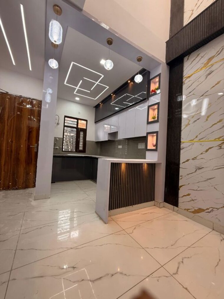  Parking, pitampura 3 Bedroom 1000 Sq.Ft. Builder Floor In Pitampura Delhi 9923642