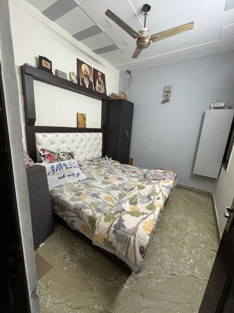 Bedroom, pitampura 6+ Bedroom 1000 Sq.Ft. Independent House In Pitampura Delhi 9923650