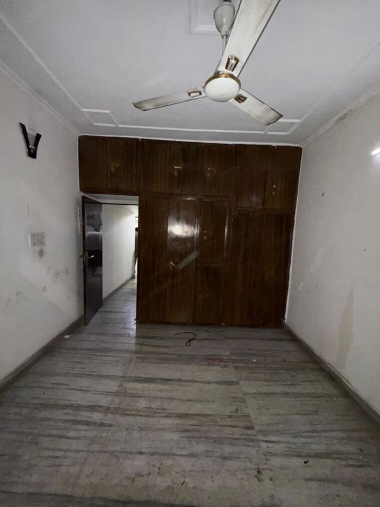 Room, paschim vihar 2 Bedroom 1200 Sq.Ft. Apartment In Paschim Vihar Delhi 9923653