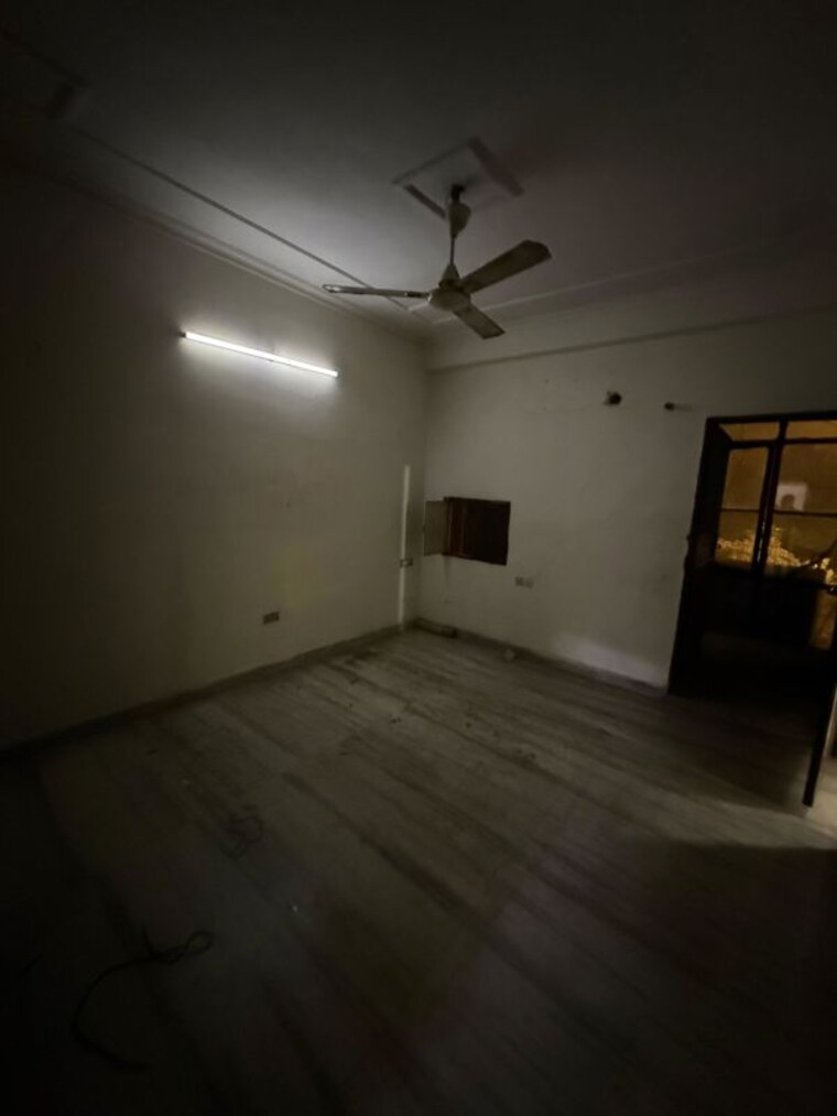 Room, paschim vihar 2 Bedroom 1200 Sq.Ft. Apartment In Paschim Vihar Delhi 9923653