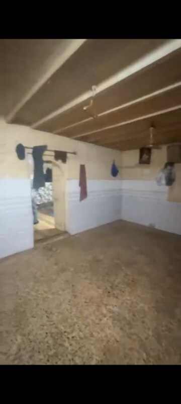 Master Bedroom in 3 BHK Apartment at Vidyavihar West – for Rent