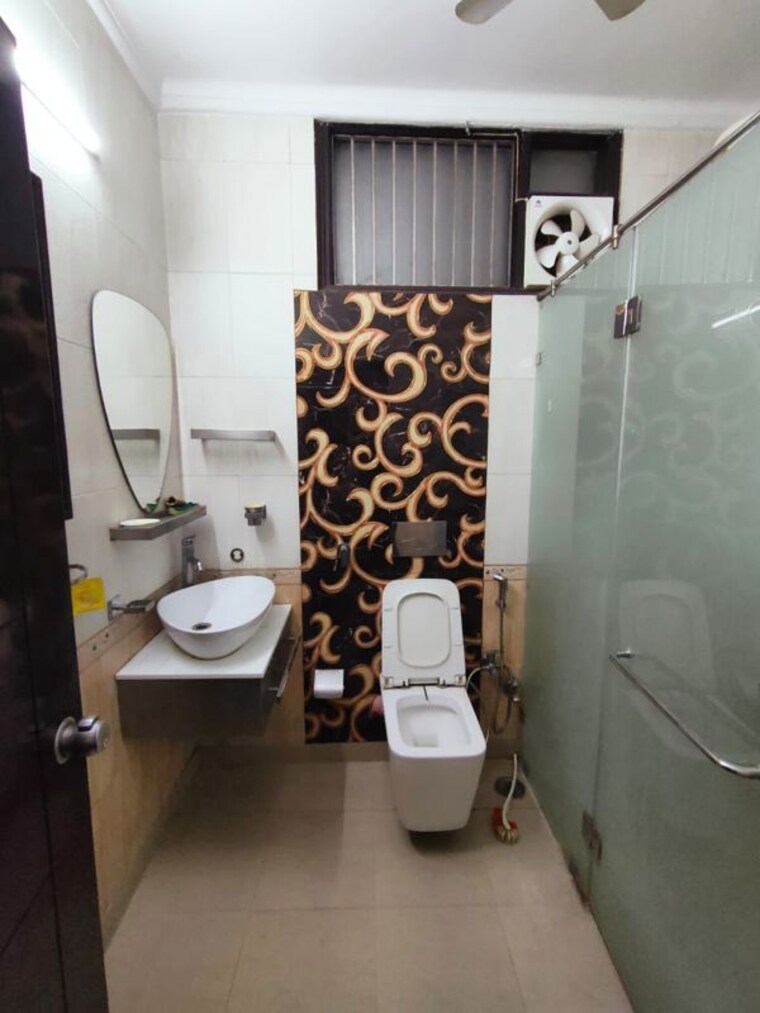 Master Bedroom, pitampura 6+ Bedroom 1000 Sq.Ft. Independent House In Pitampura Delhi 9923656