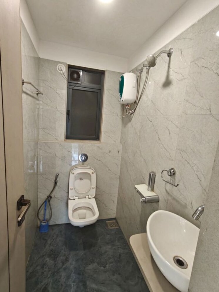 Bathroom, gurukrupa-divyam 3 Bedroom 950 Sq.Ft. Apartment In Ghatkopar East Mumbai 9923658