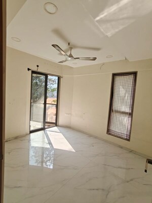 Room in 3 BHK Apartment at Gurukrupa Divyam, Ghatkopar East – for Rent