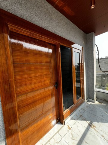 Room in 3 BHK Builder Floor at Puri Aman Vilas, Sector 89 – for Rent