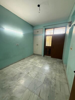 Room in 2 BHK Builder Floor at Paschim Vihar – for Rent