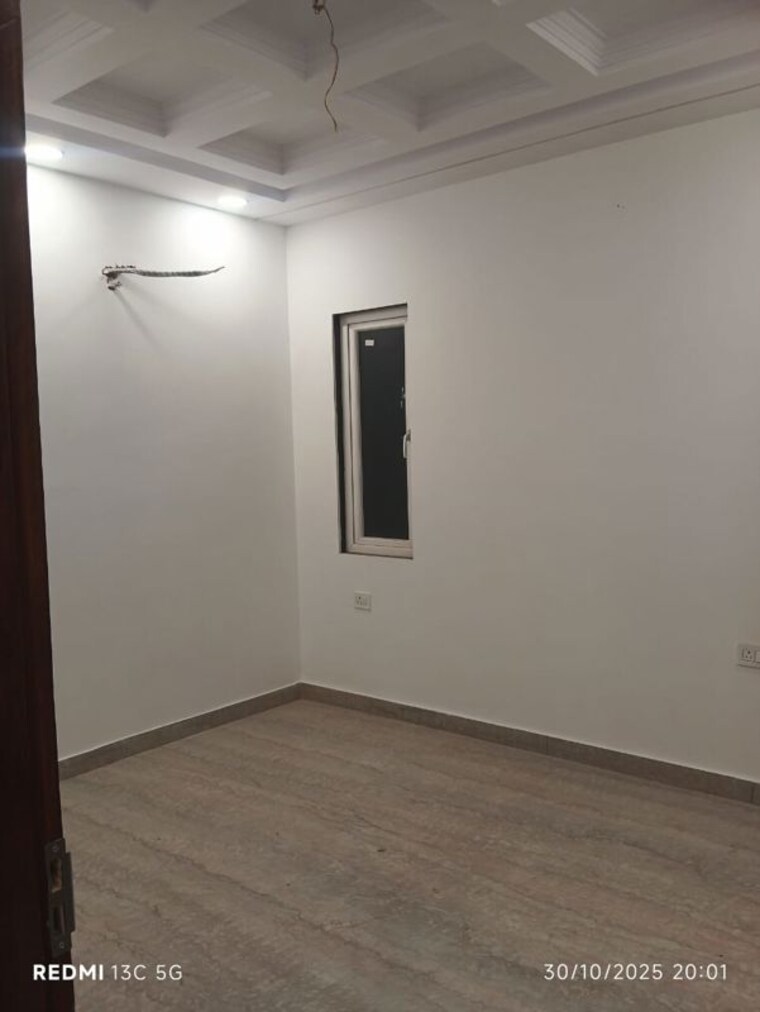 Room, pitampura 6+ Bedroom 3000 Sq.Ft. Independent House In Pitampura Delhi 9923667