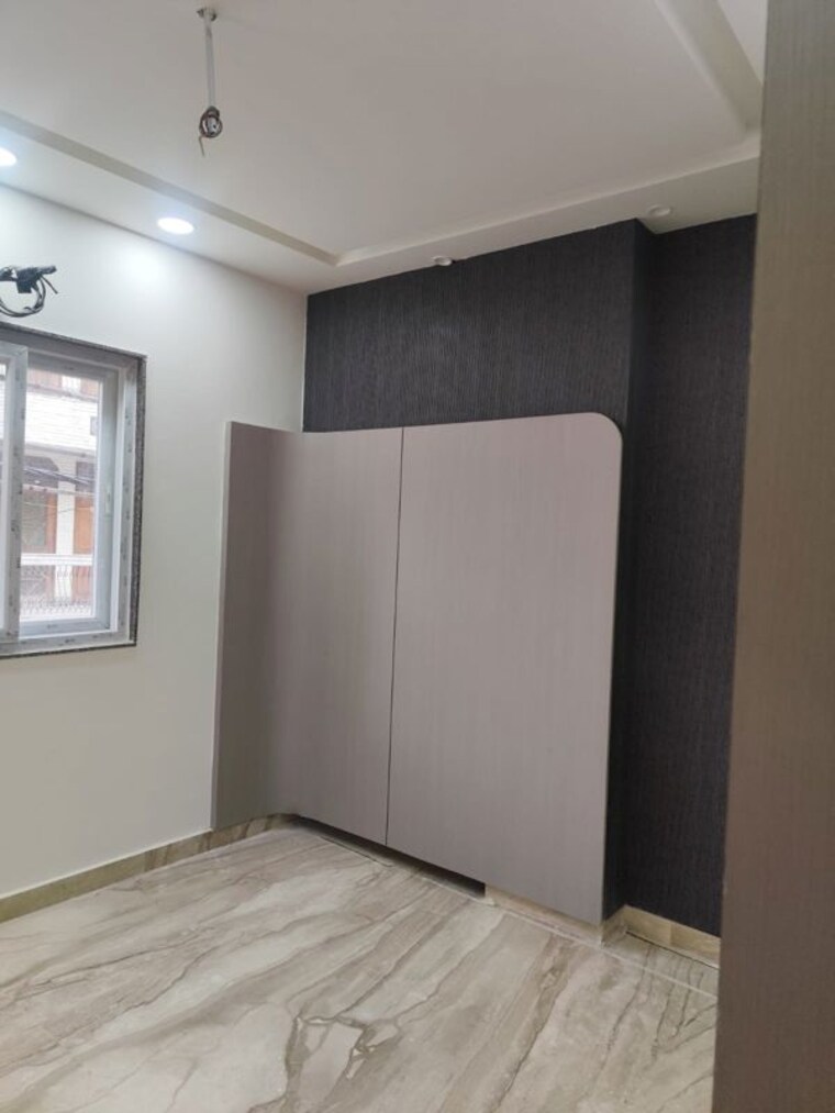 Room, pitampura 6+ Bedroom 2000 Sq.Ft. Independent House In Pitampura Delhi 9923672