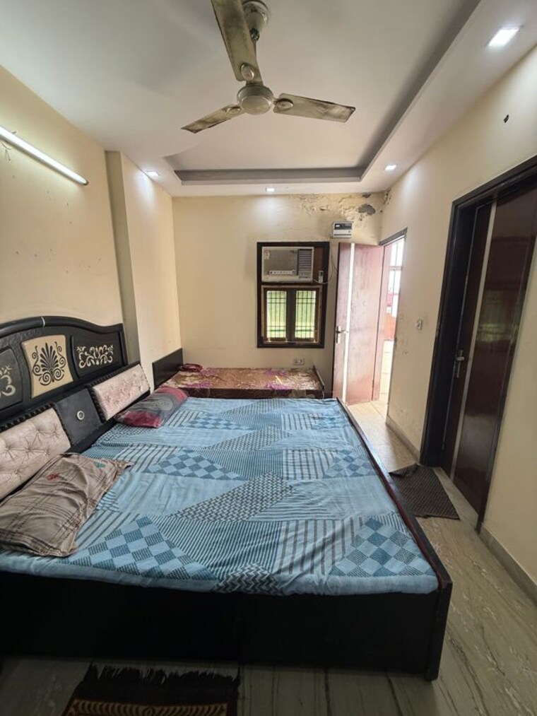 Bedroom, paschim vihar 2 Bedroom 900 Sq.Ft. Builder Floor In Paschim Vihar Delhi 9923673
